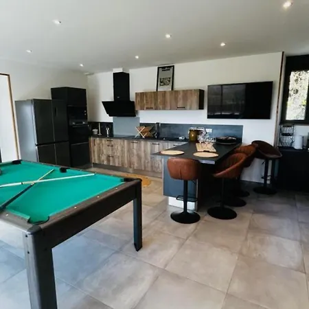 Casa vacanze Grande Maison Familiale Avec Piscine Privée Et Animaux Bienvenus - Fr-1-616-527 Coubjours
