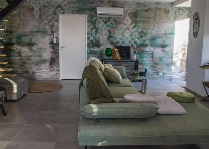 Grande Maison Familiale Avec Piscine Privee Et Animaux Bienvenus - Fr-1-616-527 *