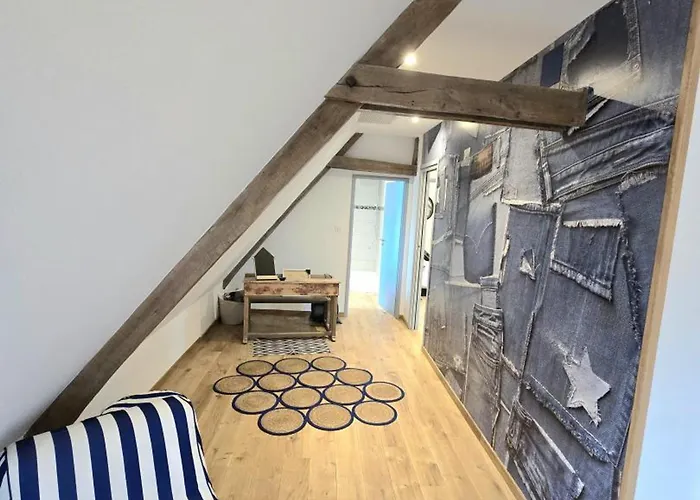 Casa vacanze Grande Maison Familiale Avec Piscine Privée Et Animaux Bienvenus - Fr-1-616-527